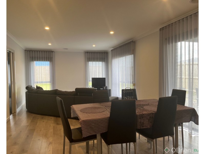 2 Lochfyne Close, Warragul VIC 3820