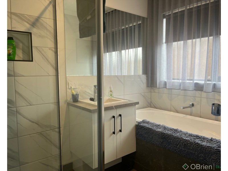2 Lochfyne Close, Warragul VIC 3820