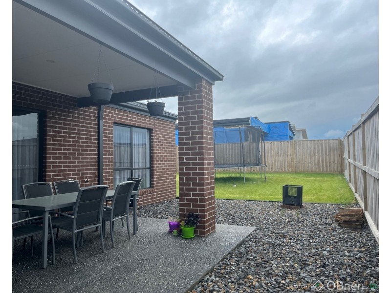 2 Lochfyne Close, Warragul VIC 3820