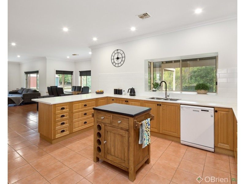 13 Camelot Court, Warragul VIC 3820