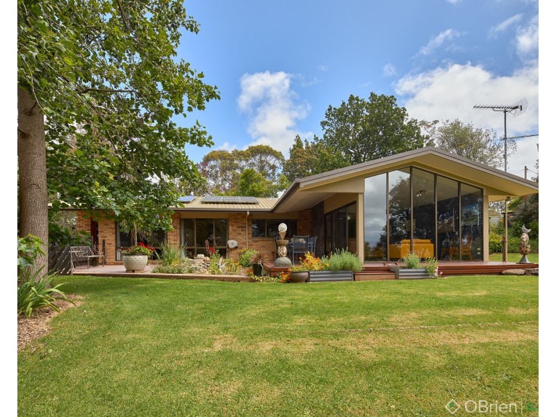 18 Cook Road, Drouin VIC 3818