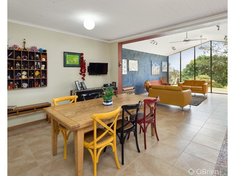 18 Cook Road, Drouin VIC 3818