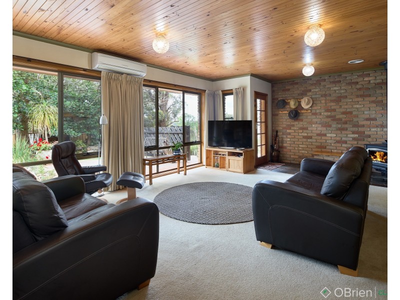 18 Cook Road, Drouin VIC 3818