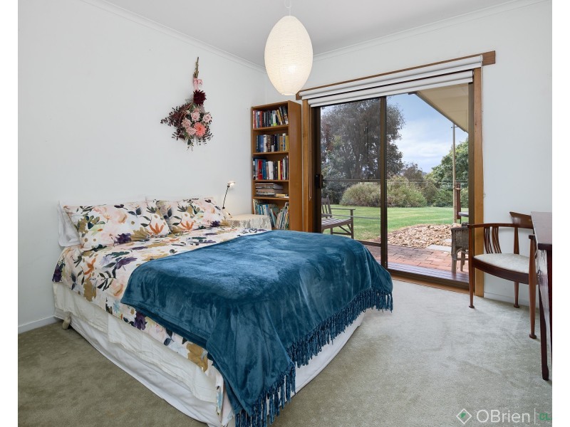 18 Cook Road, Drouin VIC 3818