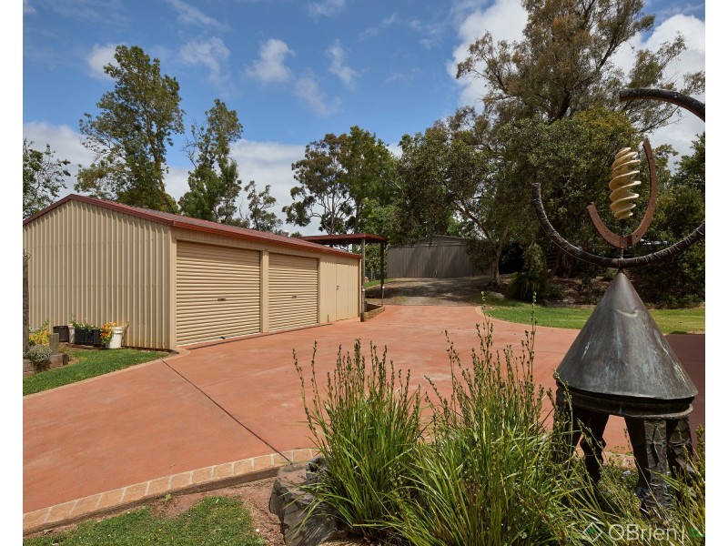 18 Cook Road, Drouin VIC 3818