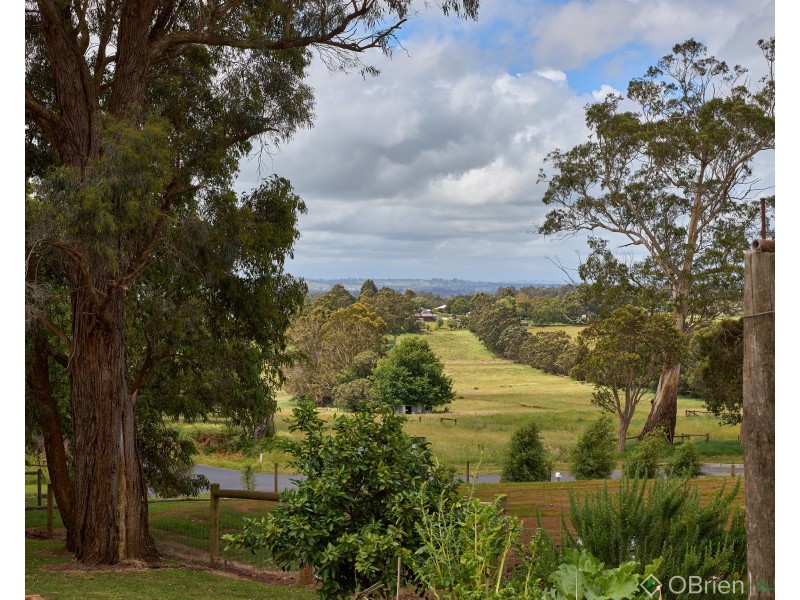 18 Cook Road, Drouin VIC 3818