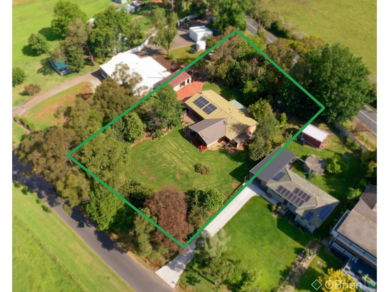 18 Cook Road, Drouin VIC 3818