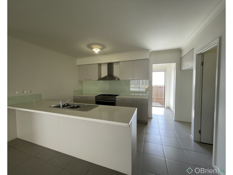 12 Golden Avenue, Warragul VIC 3820