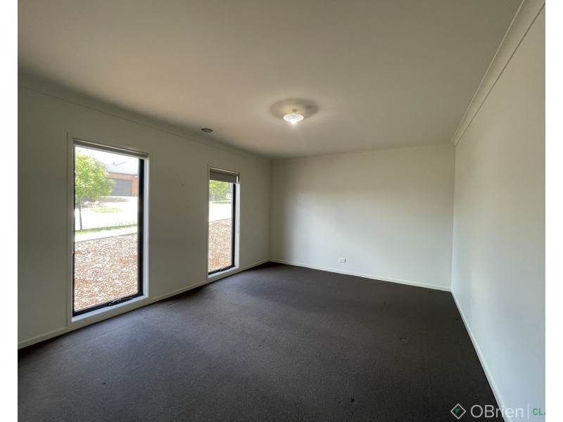 12 Golden Avenue, Warragul VIC 3820
