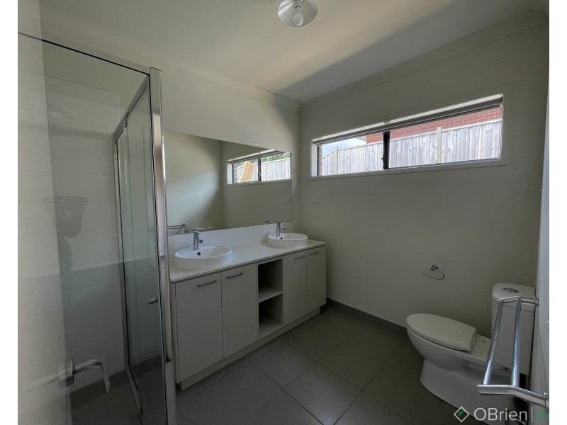 12 Golden Avenue, Warragul VIC 3820