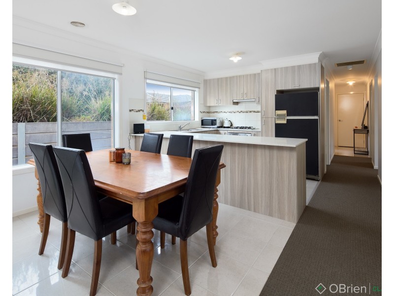 16/16 Telford Circuit, Drouin VIC 3818