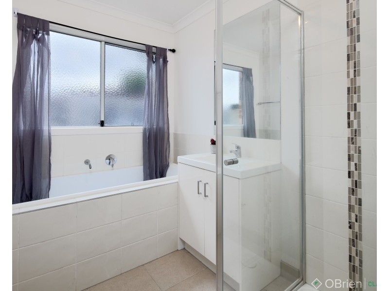 16/16 Telford Circuit, Drouin VIC 3818