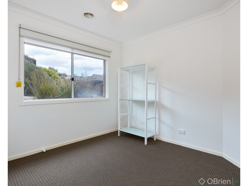 16/16 Telford Circuit, Drouin VIC 3818