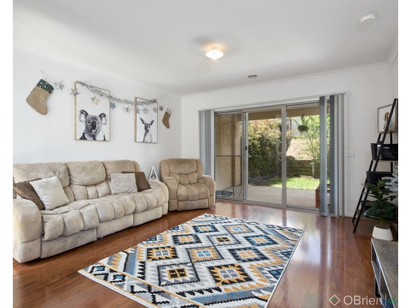 1/275a Princes Way, Drouin VIC 3818