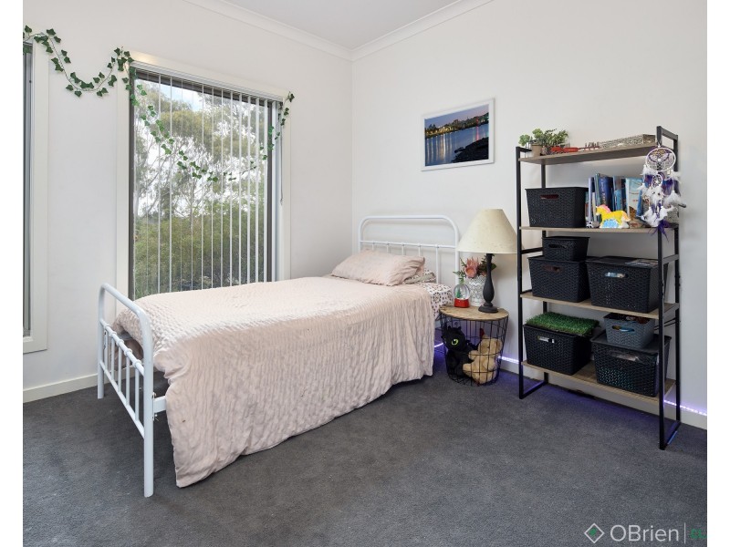 1/275a Princes Way, Drouin VIC 3818