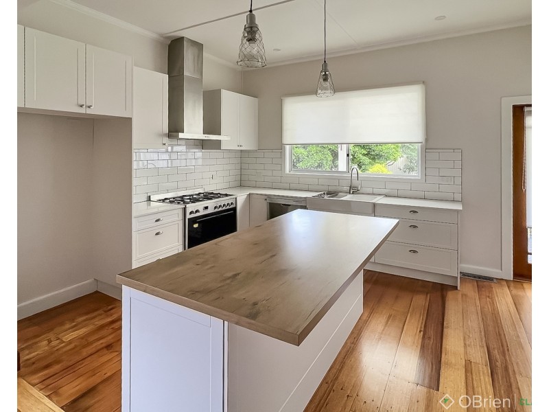 21 Peace Avenue, Warragul VIC 3820