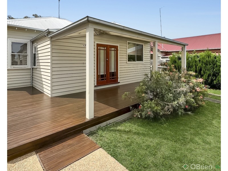 21 Peace Avenue, Warragul VIC 3820