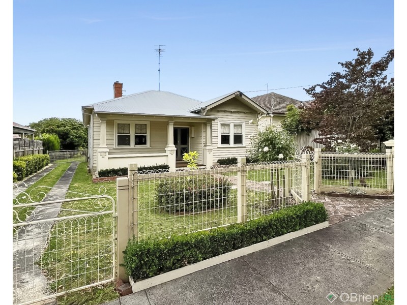21 Peace Avenue, Warragul VIC 3820