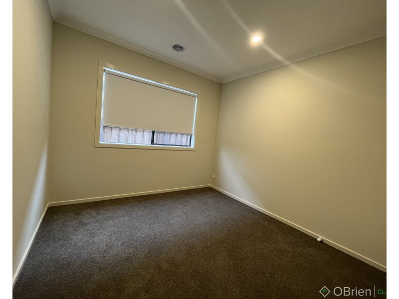 45 Harmon Drive, Drouin VIC 3818