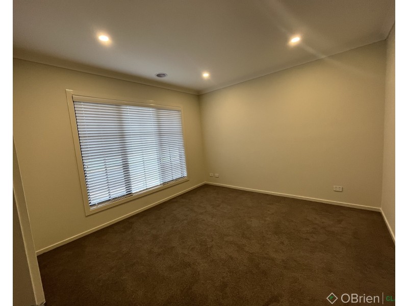 45 Harmon Drive, Drouin VIC 3818