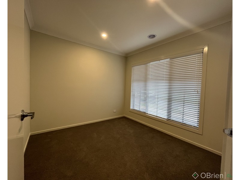 45 Harmon Drive, Drouin VIC 3818