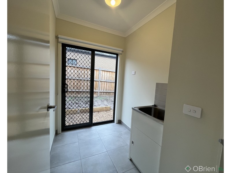 45 Harmon Drive, Drouin VIC 3818