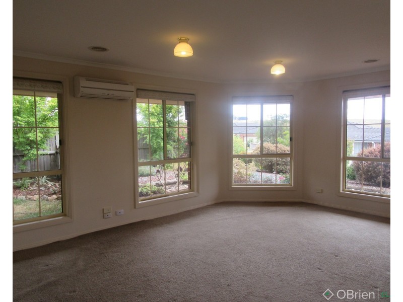 2/12 Hamilton Drive, Warragul VIC 3820