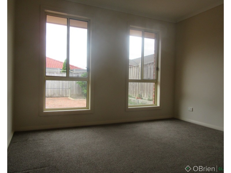 2/12 Hamilton Drive, Warragul VIC 3820