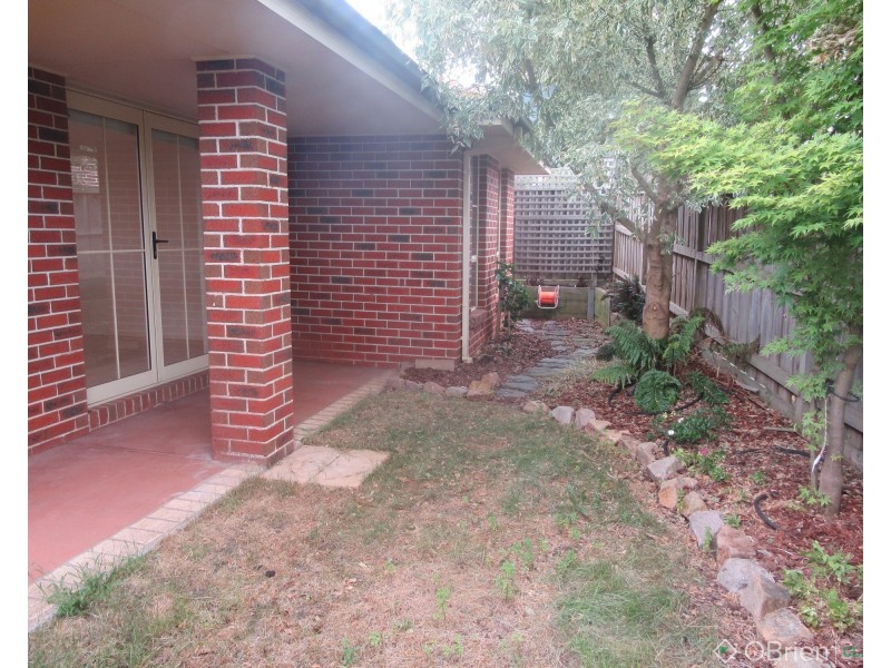 2/12 Hamilton Drive, Warragul VIC 3820