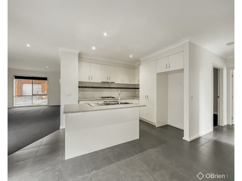 8/4 Hearn Street, Drouin VIC 3818