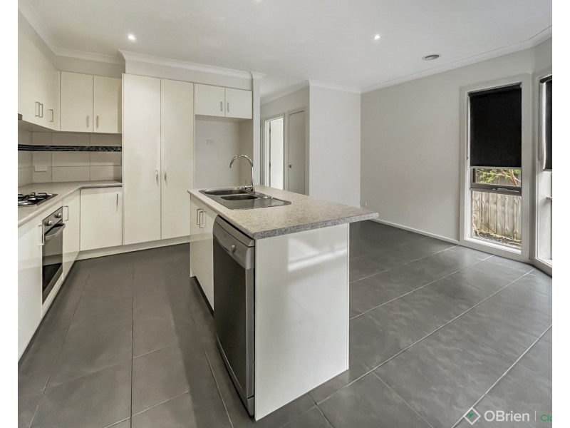 8/4 Hearn Street, Drouin VIC 3818