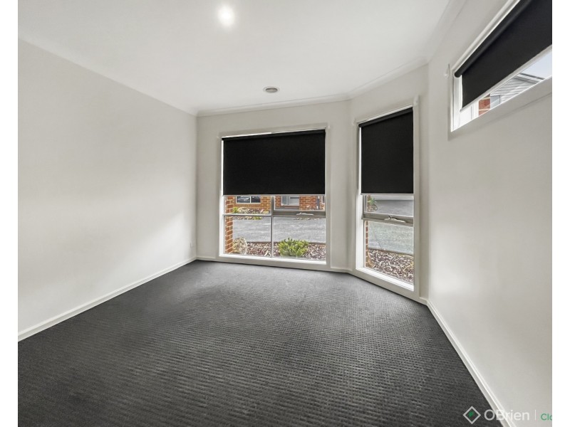 8/4 Hearn Street, Drouin VIC 3818