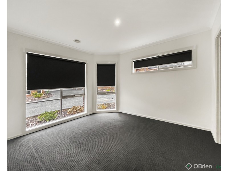 8/4 Hearn Street, Drouin VIC 3818