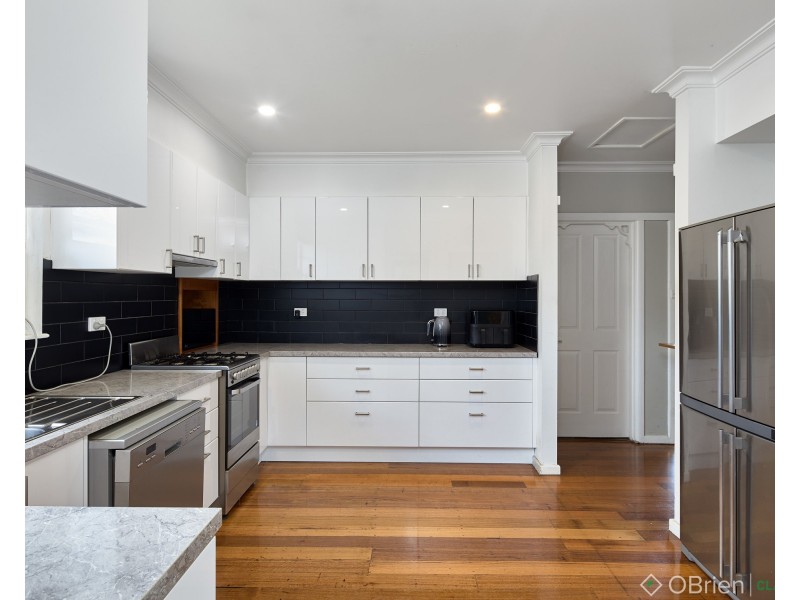 3 Ronalds Court, Drouin VIC 3818