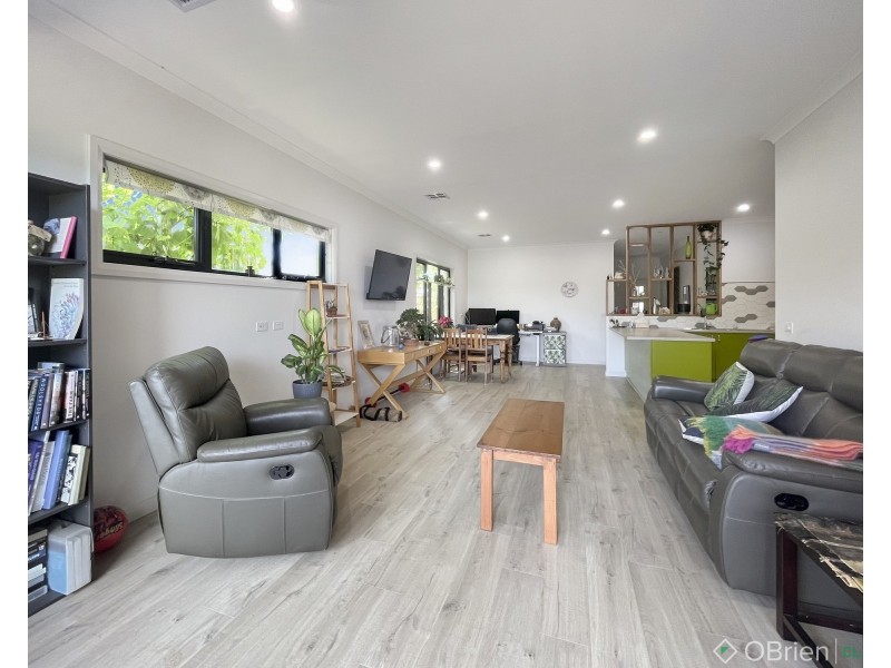 8 Kendal Avenue, Warragul VIC 3820