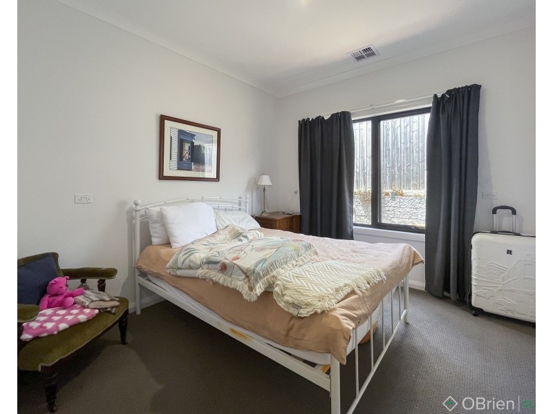 8 Kendal Avenue, Warragul VIC 3820
