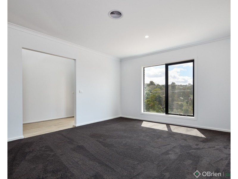39 Weebar Road, Drouin VIC 3818