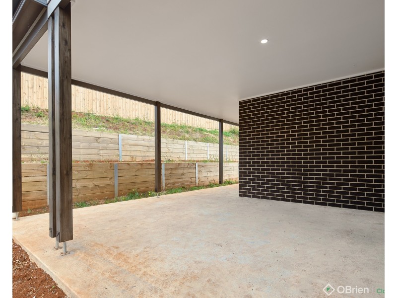 39 Weebar Road, Drouin VIC 3818