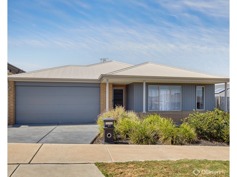 11 Sunnybrook Avenue, Warragul VIC 3820