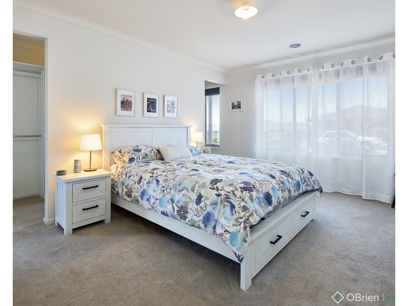 11 Sunnybrook Avenue, Warragul VIC 3820