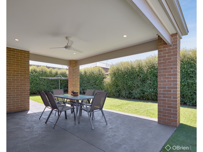 11 Sunnybrook Avenue, Warragul VIC 3820
