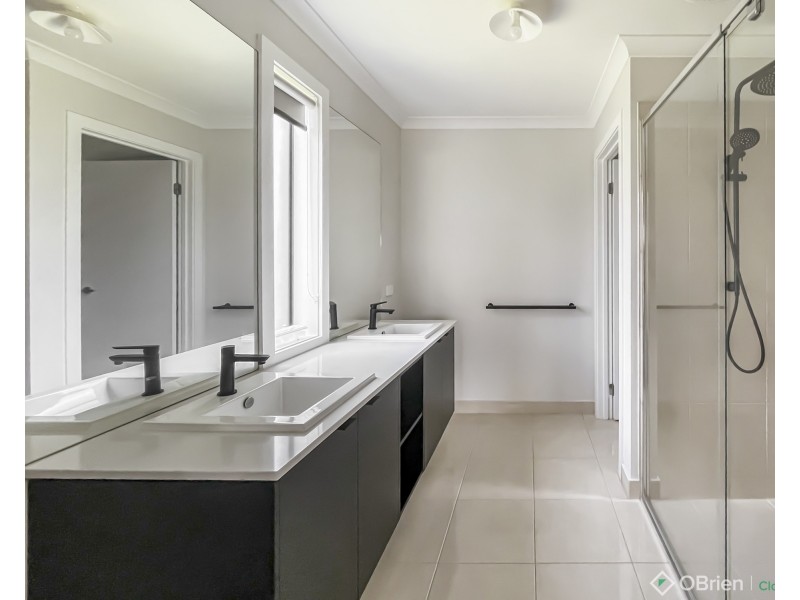 13 Carisbrooke Drive, Warragul VIC 3820