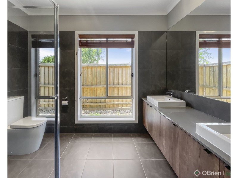 1 Kuwan Street, Drouin VIC 3818