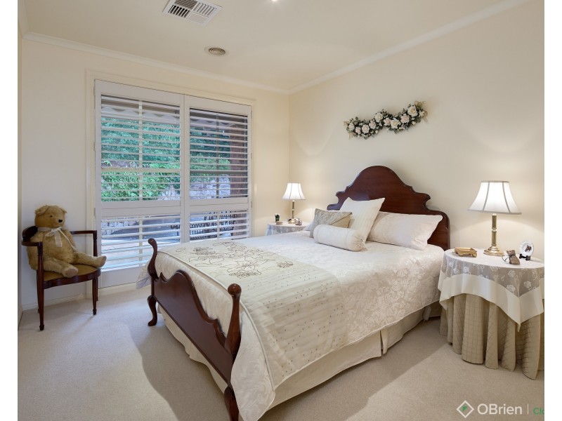 16 Greenland Drive, Drouin VIC 3818