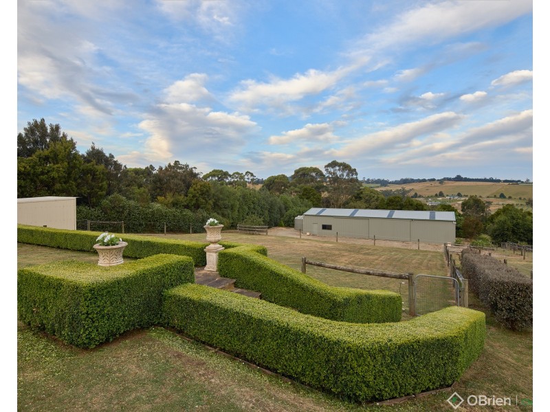 16 Greenland Drive, Drouin VIC 3818