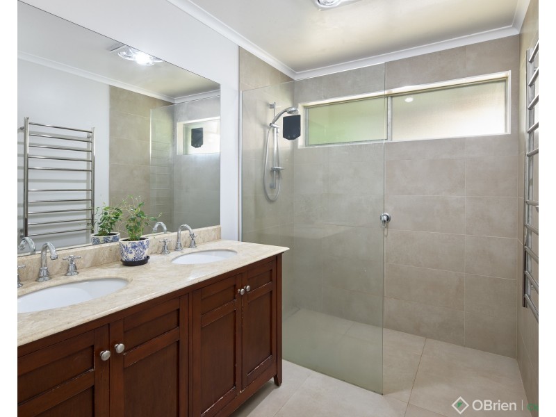 6 Edgar Street, Drouin VIC 3818
