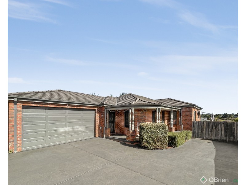 2/26 Lyndhurst Square, Drouin VIC 3818