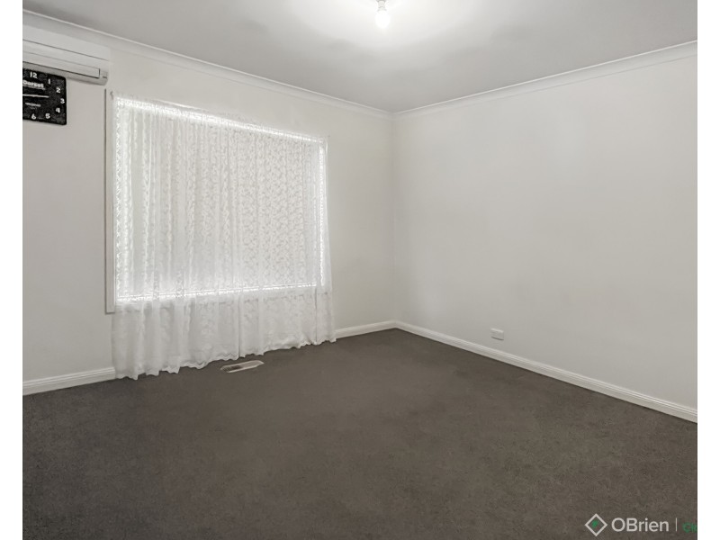 2/26 Lyndhurst Square, Drouin VIC 3818