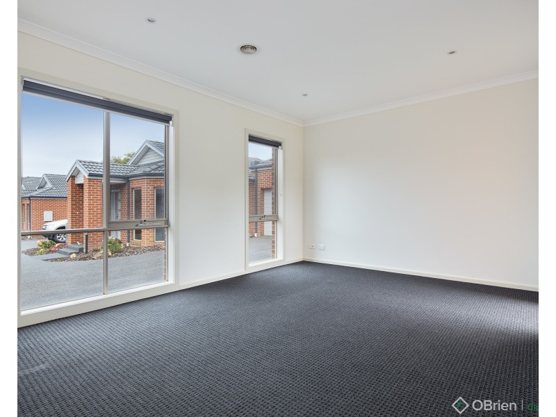 6/4 Hearn Street, Drouin VIC 3818