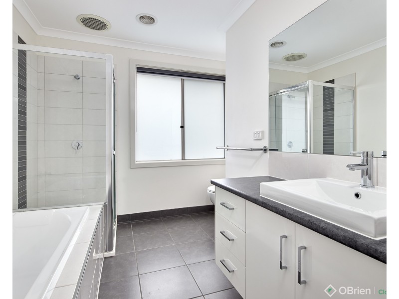 6/4 Hearn Street, Drouin VIC 3818